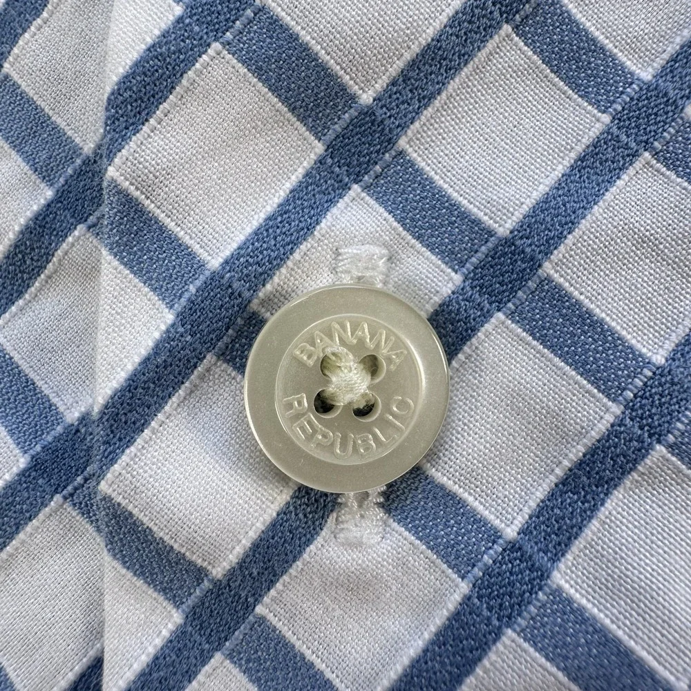 BANANA REPUBLIC Long Sleeve Button Up Shirt Mens 15-15 1/2 Med Blue Pattern